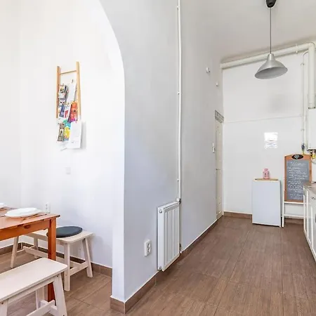Peace Oasis In The Pulsing Appartement